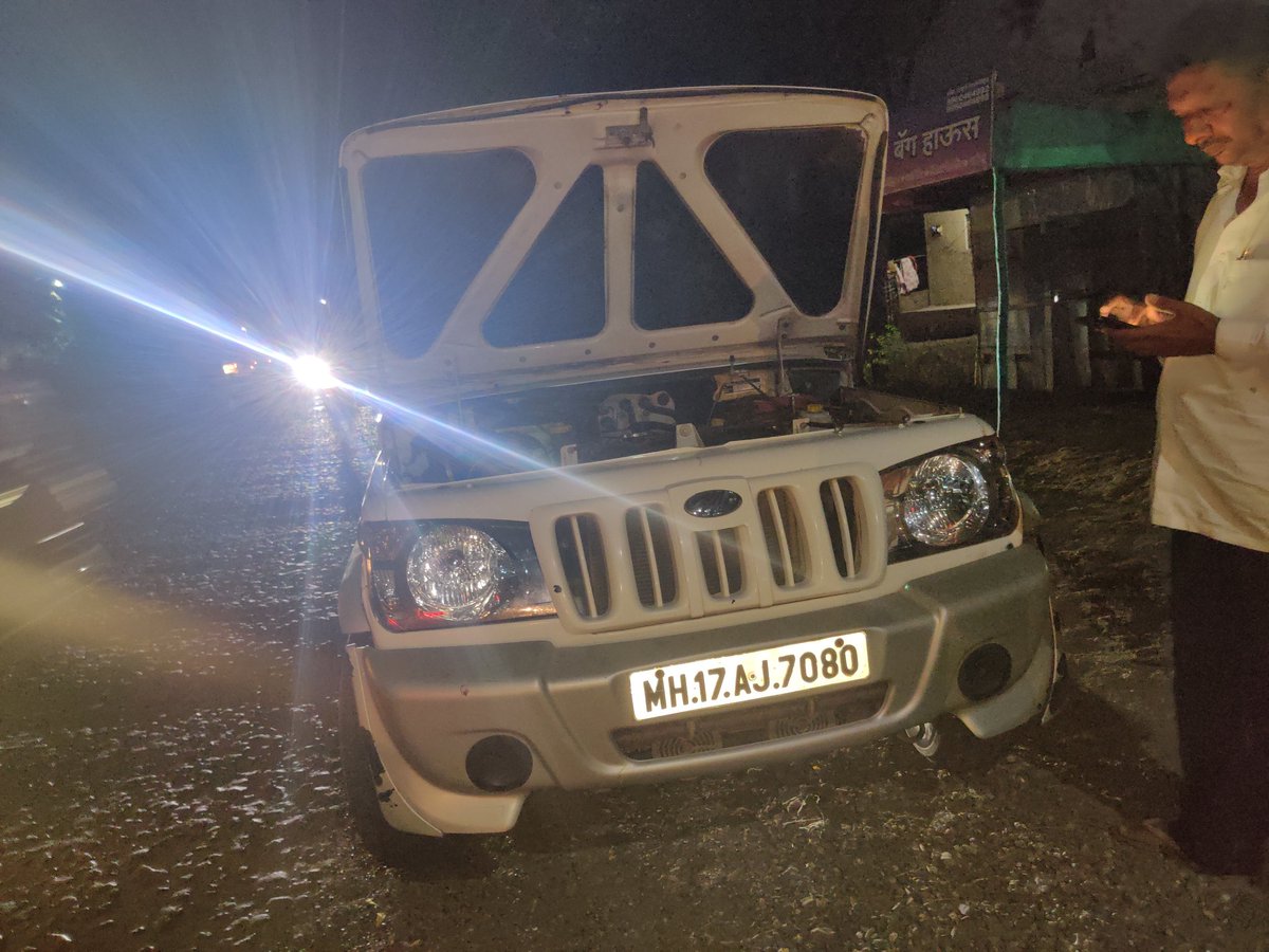 Dsdarandale2's tweet photo. @MahindraBolero 
Do read the complaint below. mention in image
#mahindra https://t.co/UWNsV7MIsB