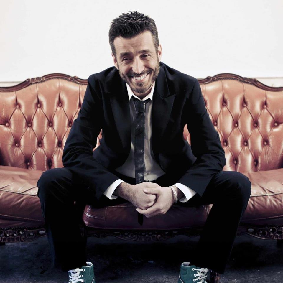 Dreaming_81's tweet image. Le cose che abbiamo #inComune
Sono facilissime da individuare
Ci piace la musica ad alto volume
Fin quanto lo stereo la può sopportare
Ci piace Daniele, Battisti, Lorenzo, le urla di Prince, i Police
........

~ Daniele Silvestri ~

#Buongiorno 

@UnTemaAlGiorno