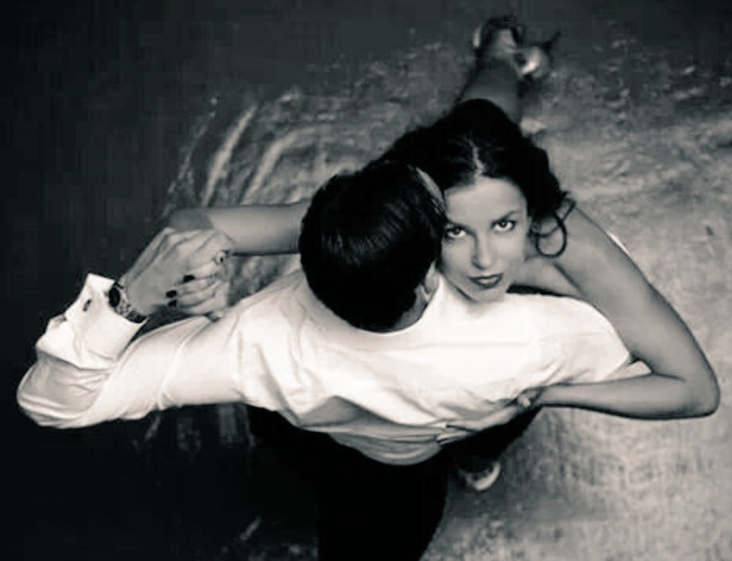 rascka17's tweet image. #inComune #26maggio 
#BuongiornoATutti 

„Di tutti i godimenti della vita
 la musica
 cede solamente all'amore;
 ma anche l'amore è una melodia.“

Alexander Sergejevič #Puškin