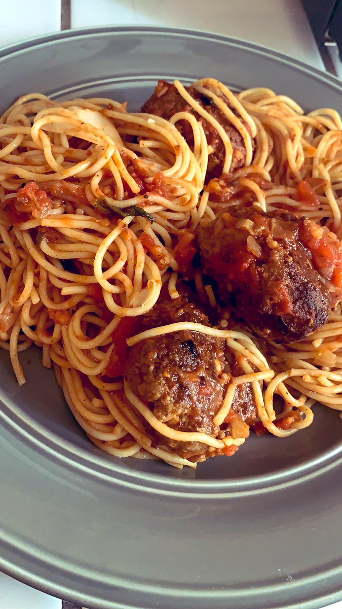 raider_rob24's tweet photo. Homemade Meatballs and Marinara sauce with Spaghetti. #chefroberto👨🏻🍳#cookingwithroberto https://t.co/A14bbSlMbe