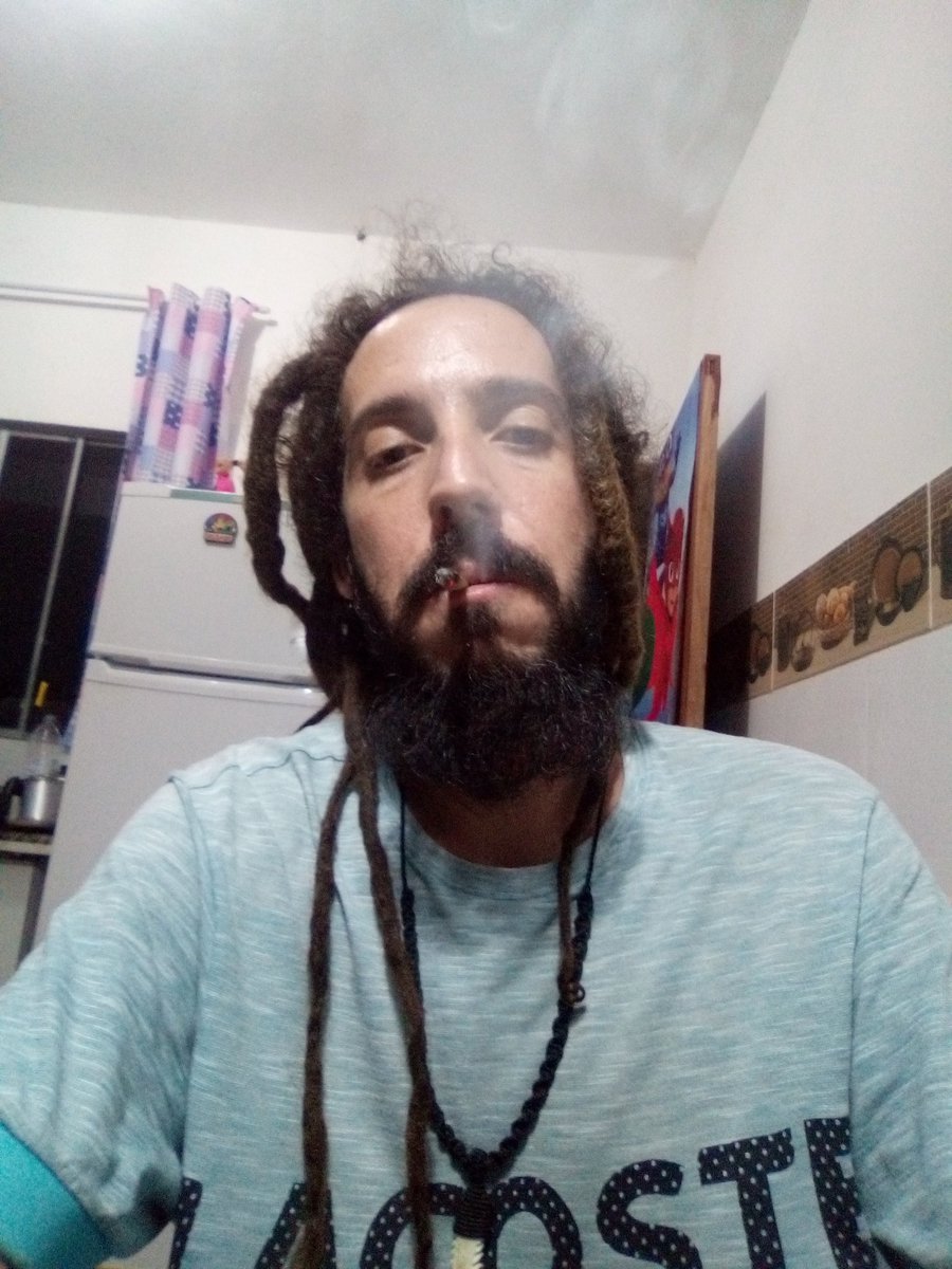 raphaelcostavel's tweet photo. Herb for mi life❤️ Legalize It🔥 https://t.co/vxMIYWdCe7
