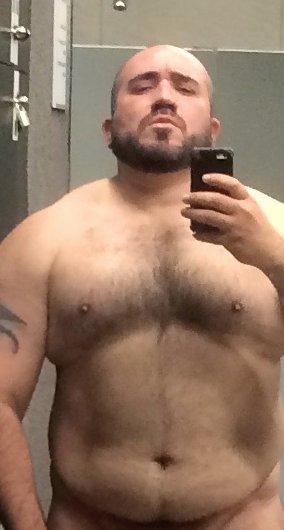 bear_beef's tweet photo. Sweaty https://t.co/hAImEh6MqH