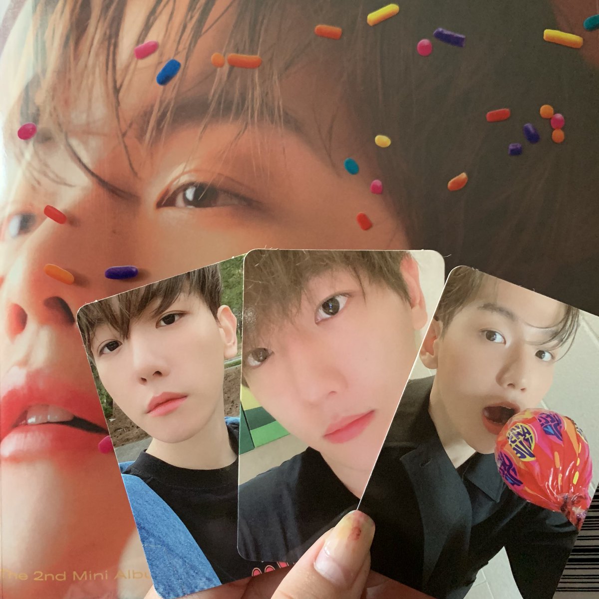 62910apfhd's tweet photo. 백현이 앨범 왔다 ( ･ᴗ･̥̥̥ ) 포카 너무 예뻐 https://t.co/G1G3n3XDSJ