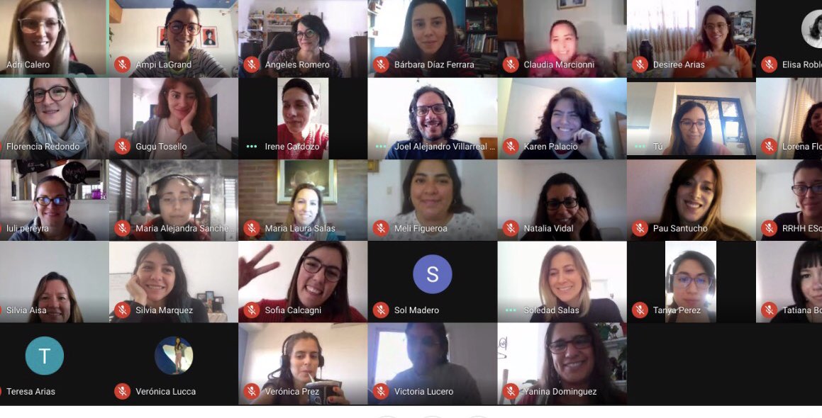 comunidadmet's tweet photo. 🙌260 personas hicieron posible la 1era. edición del #MeTCaMPUXUI🙌 

🤩Repletas de felicidad por esta experiencia.

👉🏻 3 jornadas de capacitación intensiva online de #UXUI. Los equipos trabajaron en el diseño de soluciones digitales para resolver problemas de la comunidad👩🏻‍💻🧑🏽‍💻👩‍💻 https://t.co/uGCOJewHc9