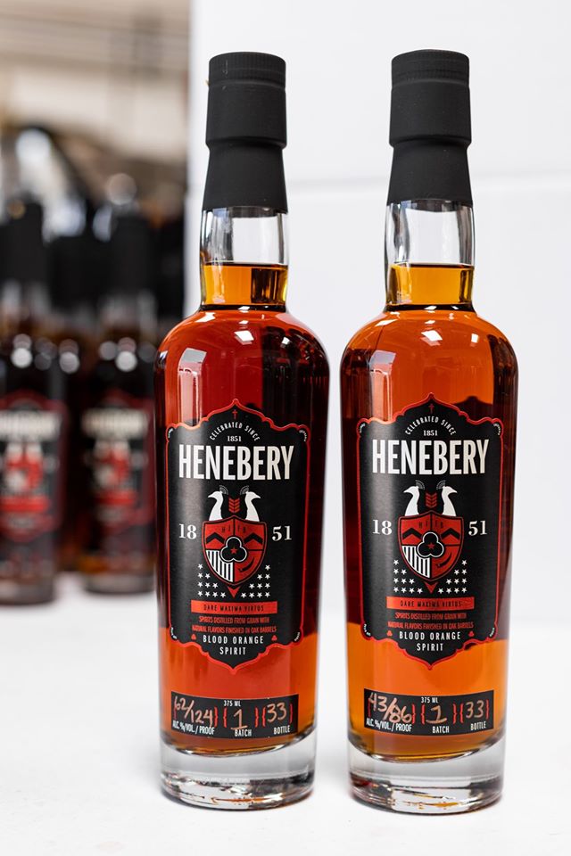 bourbonblog's tweet photo. Whiskey fans: tomorrow night (TUES) we'll do a live tasting with @HeneberyWhiskey , as they have just released their new Blood Orange IPA Whiskey a collab with San Diego's @latitude33brew . Watch at 8 pm ET on https://t.co/qyenMPCcuq #California https://t.co/UQWjHgeqd5