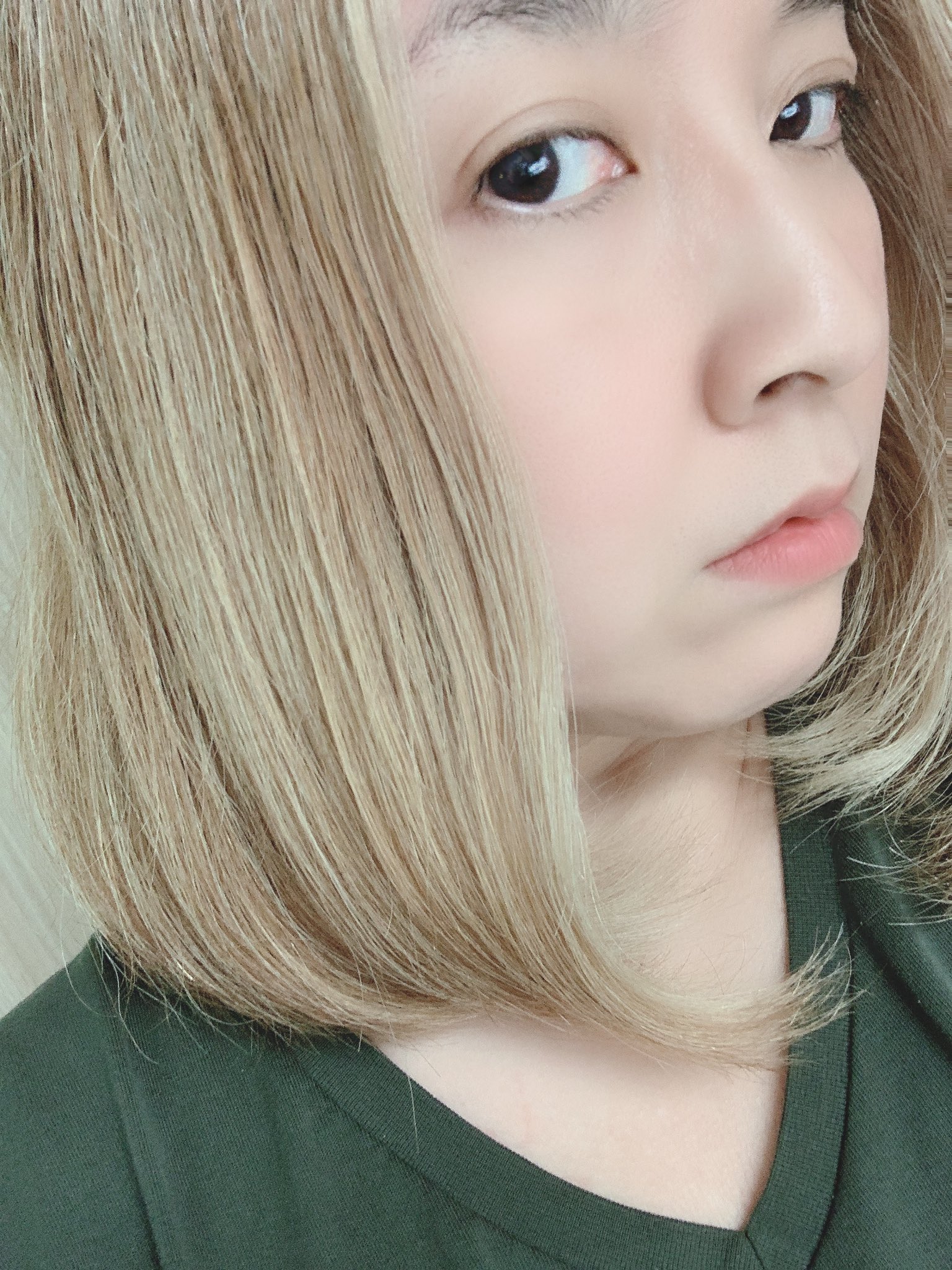 山田佳江 Kawasehiroshi 髪を挟んだあとだと 食べたくない気もしますねw Twitter