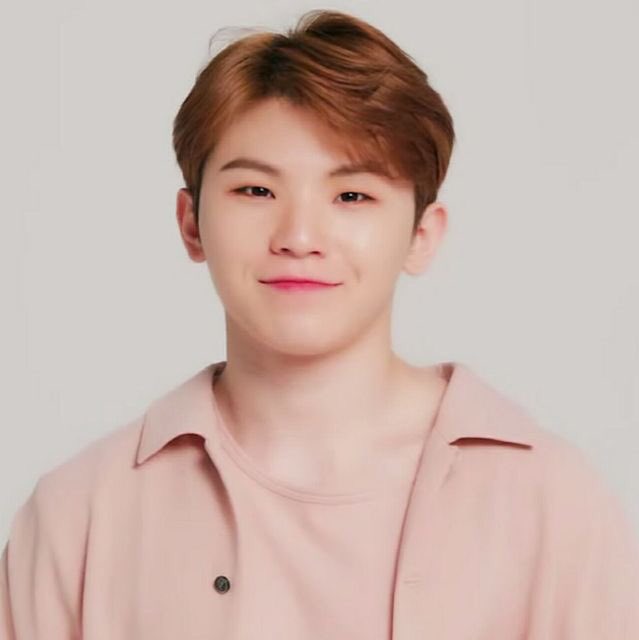 Jihoon-y’all he looks like a baby!!! -must be protected!!!-the best producer in the whole world-give this kid some water!!! He drinks to many cola-has that soft vocals that will literally take you to heaven.-when he smiles I don’t even know if can still see us