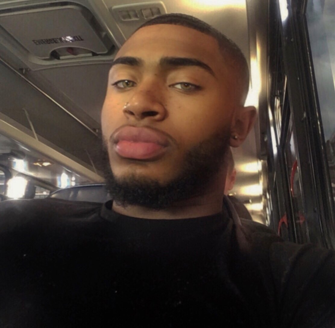cairoxmusic's tweet photo. You think I’m cute ¿ Yes or no https://t.co/7RyuPOHTQm