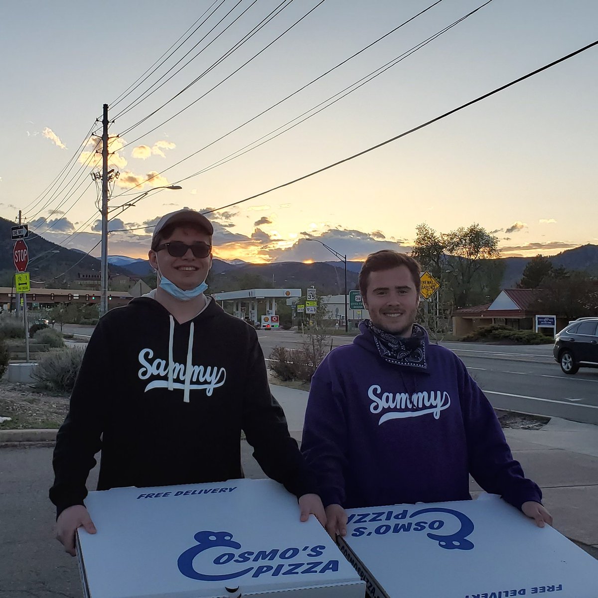 sammy_cu's tweet photo. Fra Didinsky and Fra Pattillo grabbing a post-Brotherhood snack. #sigmaalphamu #sigmaalphamufraternity #cubuffs #ifconthehill #cuboulder #beboulder #mupichapter https://t.co/SuRGLtN2er