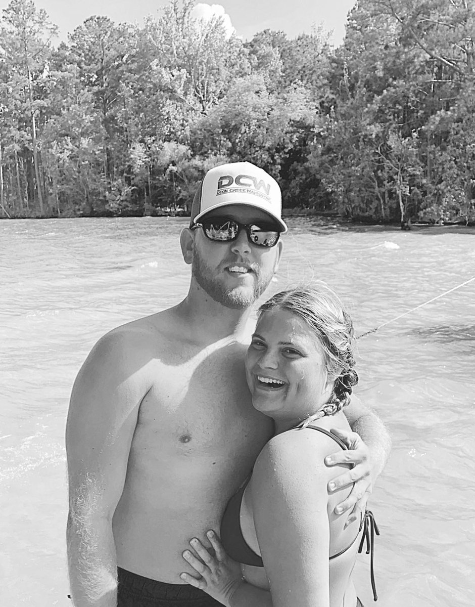 lanier_taylor's tweet photo. Happy Memorial Day ❤️🇺🇸 https://t.co/LnGDEVJ0hV