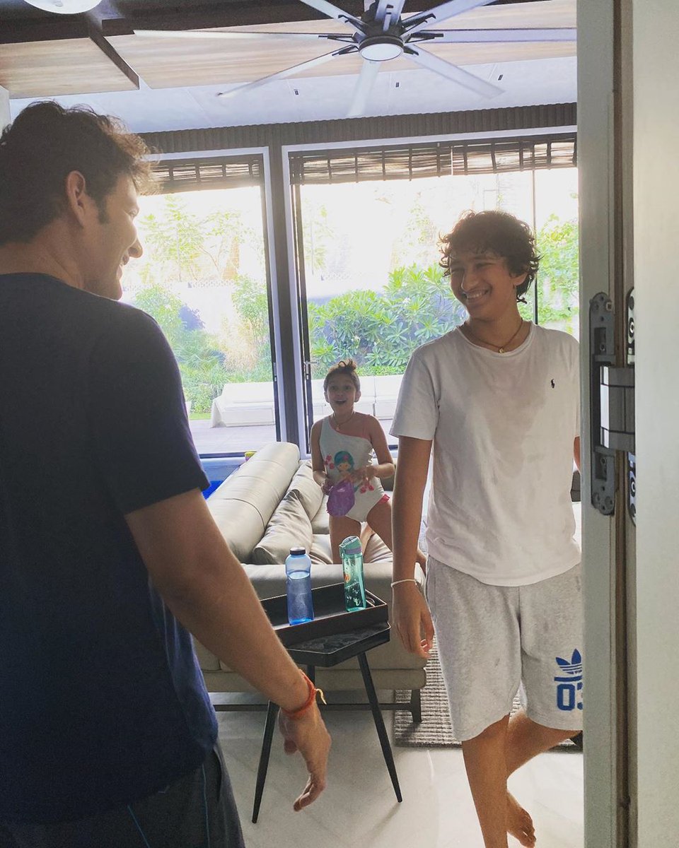 Bhaskar86761190's tweet photo. Someone's feeling left out in the conversation!! 😂😂😂#swimtime #makingmemories #lockdown #StayHome #OneForEachDay 💕💕💕
#StayHomeStaySafe🏠🙏
Super🌟@urstrulyMahesh garu @urstrulynamrata garu @gautamghattamaneni @sitaraghattamaneni @AadyaSitarafc @MBofficialTeam https://t.co/r140RFBoLM