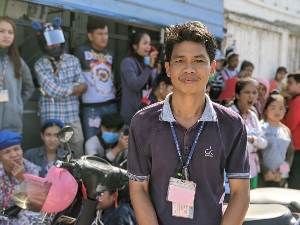 centralcambodia's tweet photo. Mr. Sambath, the worker representative of #QualityTextiles, said: "More than 600 workers are protesting demanding wages for two months, which was not paid." (May 26, 2020) https://t.co/vyN5Z1SASD