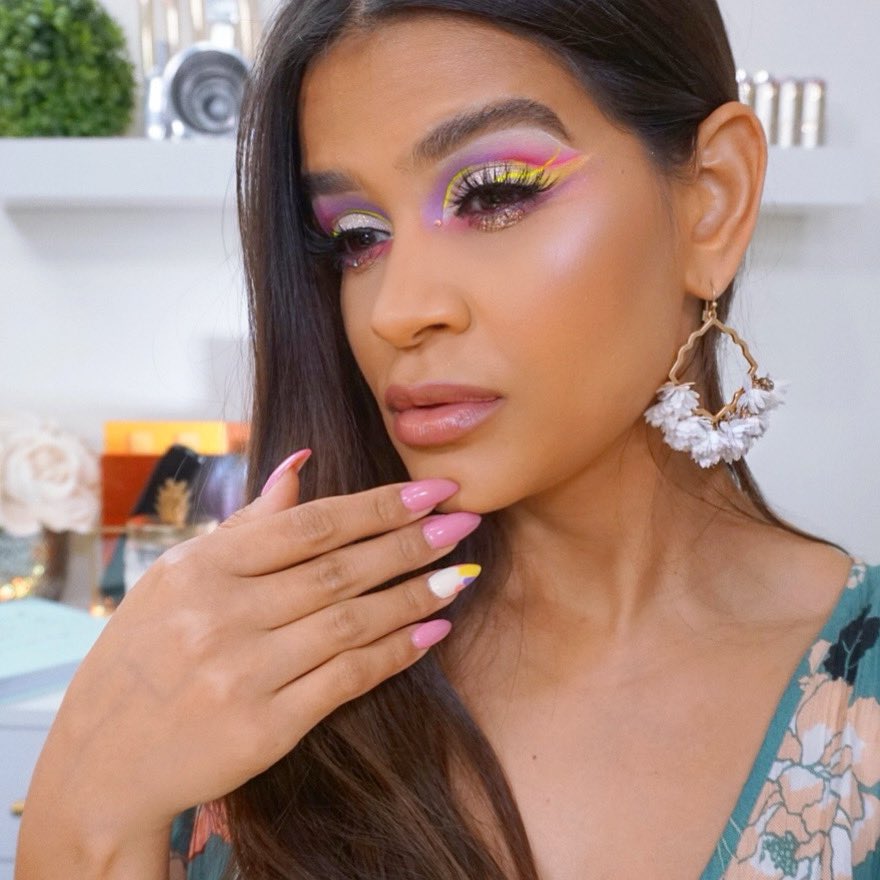 Finally played with my <a href="/norvina/">vina aerty $meow</a> &amp; <a href="/ABHcosmetics/">Anastasia Beverly Hills</a> “Norvina Vol.4”  🎨 and the “Electric Cake Liners” As soon as I received the palette it inspired me to do my pastels nails. So we are matchy matchy today 😊