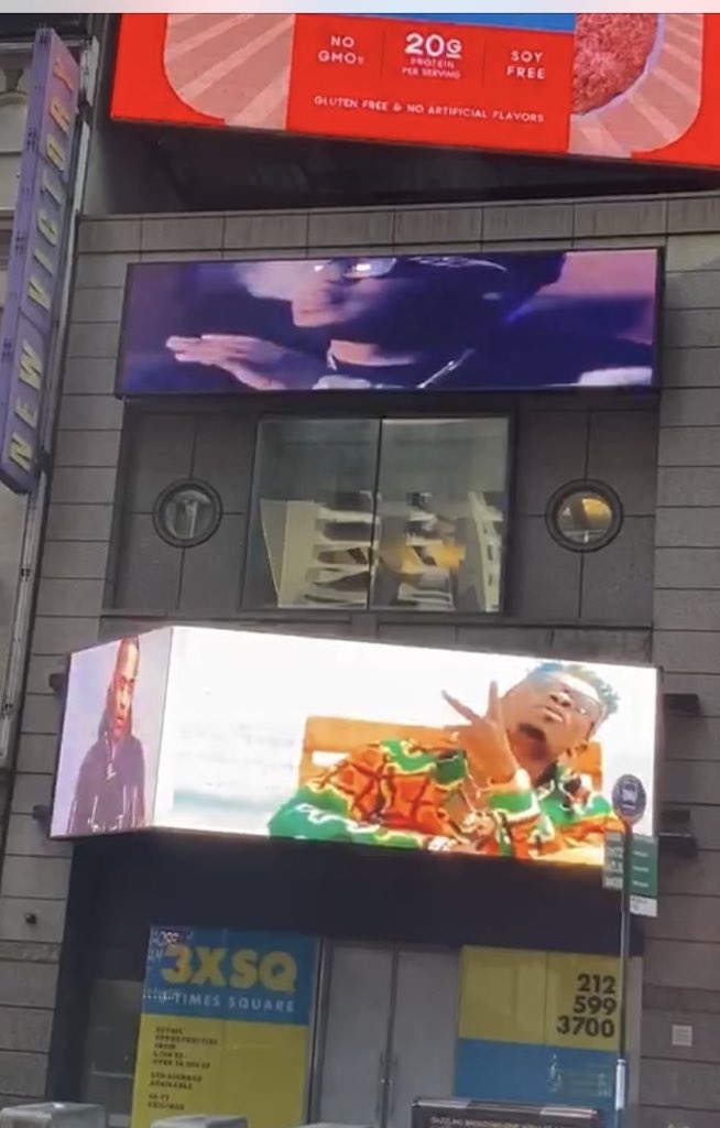 shattawalegh's tweet image. #ShattaWaleOnTimeSquare NY, helooooo Shatta Movement where are you 😂 🙌🏽🙌🏽
Big ups to the team @Beatboppermusic @contractor4 
We making history together w/ #TropicalHouseCruisesToJamaica reggae album compilation 🔥 
#AllOut #ShattaTuesdayMarket