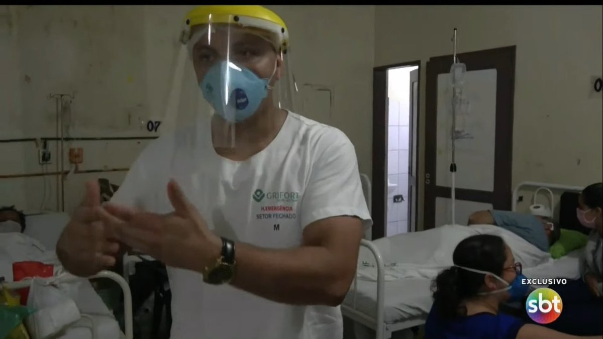 derikypereira's tweet photo. AP: "Pacientes confirmados com covid, junto com pacientes não confirmados, junto com seus acompanhantes. Os acompanhantes acabam indo pra rua, pra casa, nessa troca de familiares, nossa realidade é essa" #ConexãoRepórter. https://t.co/Do1tIEQrxU