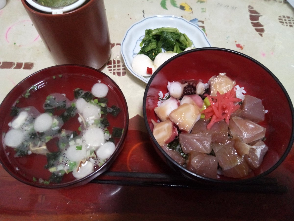 Takoya 昼飯 マグロタコ 漬け丼 紅しょうが わさび 海苔 寿司酢 醤油酒みりん砂糖いりこだし カブ白だし浅漬け 松茸風吸い物 お茶 丼ぶり 刺身 自炊 お腹ペコリン部 おうちごはん