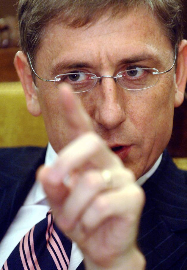 This day in 2006 ex-PM Gyurcsany delivered the ‘speech of Öszöd’ at Hungarian Socialists’ group meeting, admitting his govt had been lieing ‘morning, night and evening’ for 4 yrs. Leaked to the press, it became a symbol of the socialist-liberal govt’ moral depth.