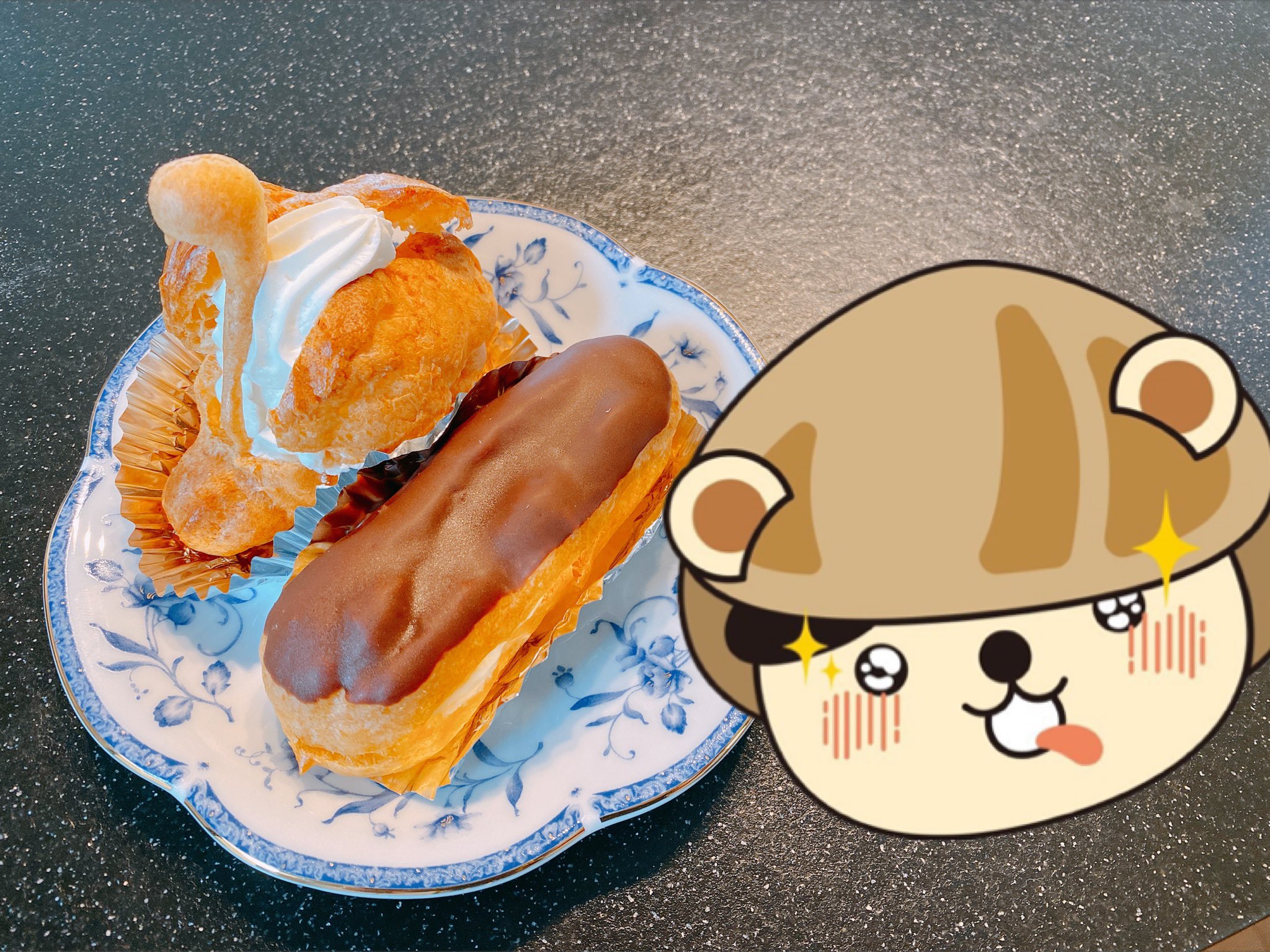 はまぐり犬 桑名駅でのmission終わって モナミさん でおやつ確保ワン 定番のスワン シュークリームと エクレアにしたワンよ もう生クリーム犬 だワンなぁ はまログ コスパ 5 自慢の老舗 5 安いからついつい買っちゃう 7 桑名