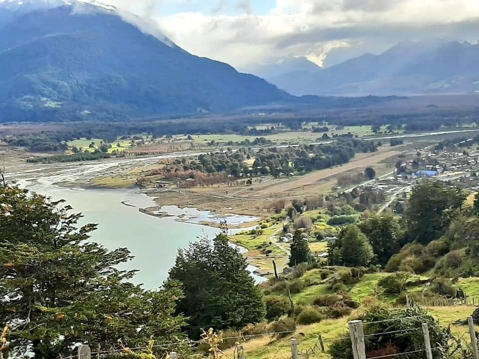 TurismoEnChile's tweet image. 🍂 Bahía Murta, hermoso pueblo a orillas del Lago General Carrera. 🍂

Para visitar cuando todo esto pase. Hoy #QuedateEnCasa

Fotos de Alonso San Martín.

#TurismoEnChile 🇨🇱