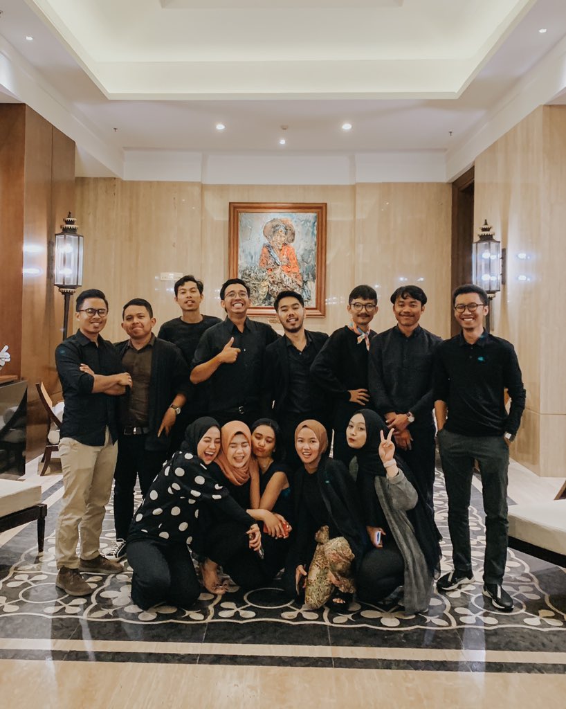 alwanazra's tweet photo. @biskims @srinindita Siap makasih mas. Titip pamer sedikit kegembiraan tim ACUAN ya mas. Minal aidzin wal faidzin! 🙏🏻 https://t.co/PocPgqIr7G