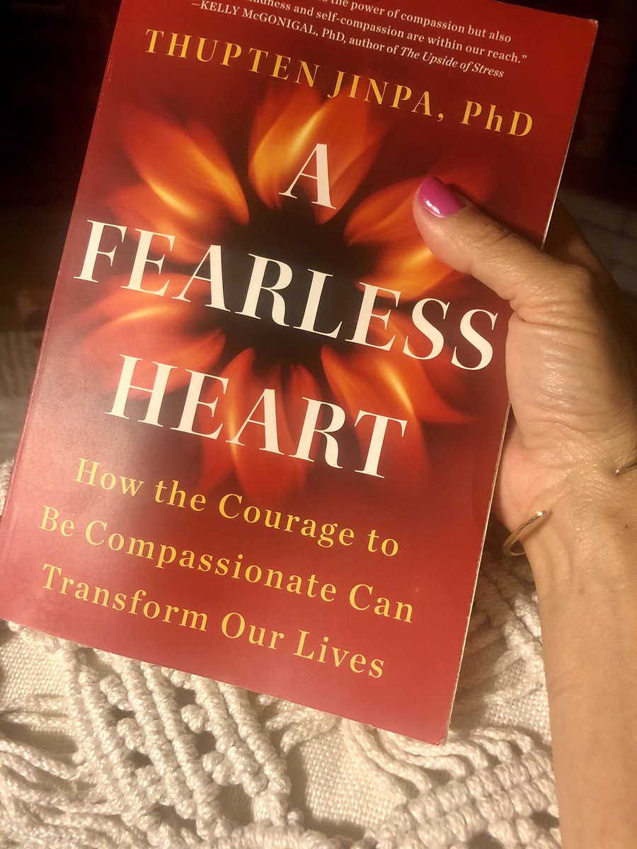 angecensoplano's tweet photo. #selfcompassion: The mental & physical health that comes from being kind to ourselves enables us to take better care of other people. The key to self acceptance is having #compassion for yourself. #AFearlessHeart
π¦#LifeIsAClassroom https://t.co/snp1wuHuup