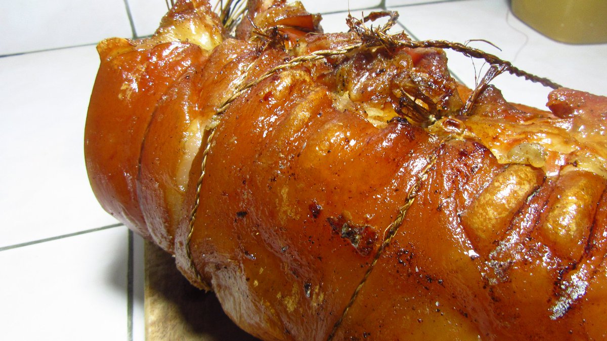 PinoyTastyBuds's tweet photo. "LECHON PORK BELLY SA KALDERO"

Arat Na!!! 👌👌👌

Link:
https://t.co/YyG2WjZTM0

#tutoktowinGMA #ThirdWheelersEp2 #TutokToWinSaWowowin #HesIntoHerOnRAS Muna May Bukas Pa Paano Walang Hanggan Kabayan Got to Believe TV Plus CTTO https://t.co/cZDq3KdAFZ