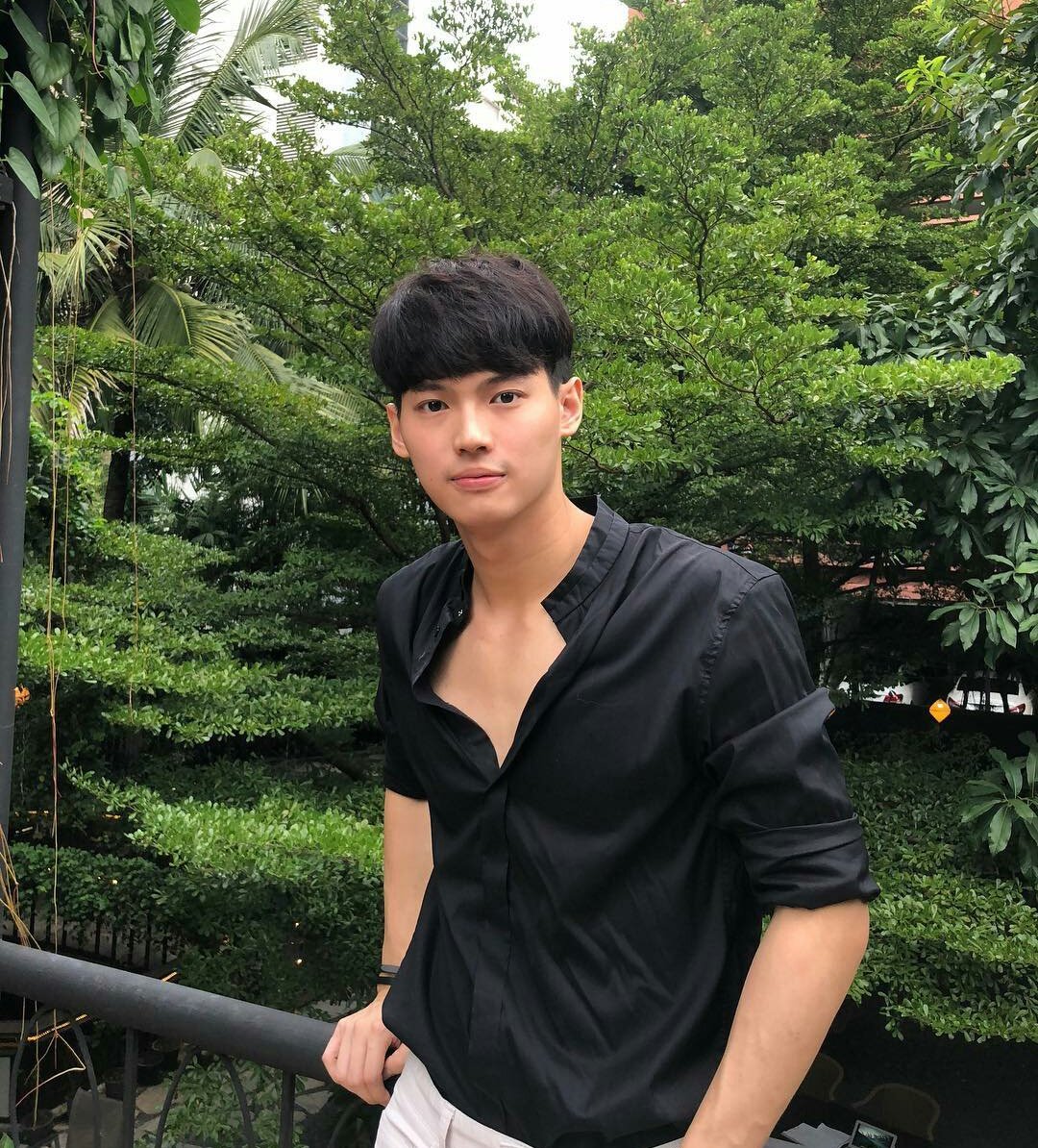 a thread of win metawin but he gets older as you keep scrolling: