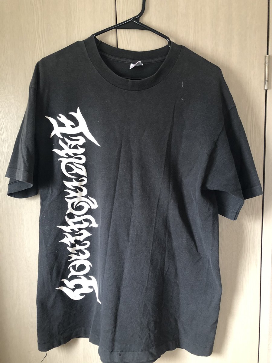 kensuke07592375's tweet photo. 世界で1番大好きなバンド
YOUTHQUAKEのバンTを入手しました。MEGADOPEって記憶が正しければ最初の全国ツアーだったような
まさか手に入れられるとは思ってなかった。死んでもいいけどこれ着て棺桶入る
#YOUTHQUAKE
#ユースクエイク
#MEGADOPE https://t.co/3cM6zySuVf
