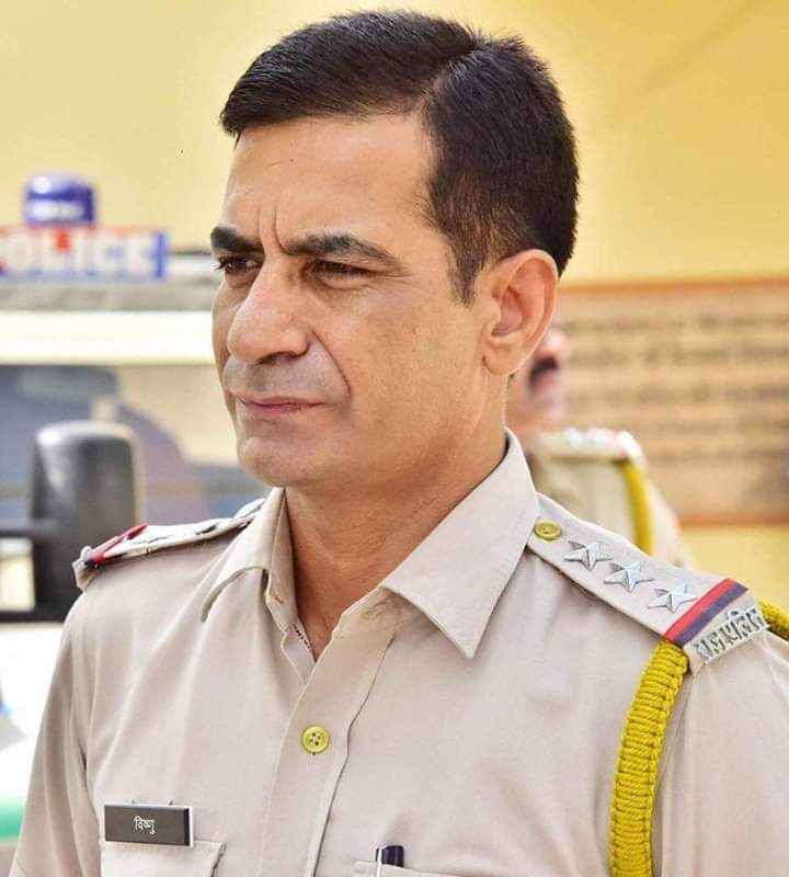 RamswaroopVis18's tweet photo. #CBI_जांच_विष्णुदत्त_CI
we want only CBI investigation... nation wants to know what happened on that day,we lost a brave inspector &amp;  kind heart person. https://t.co/gymklhFt7y