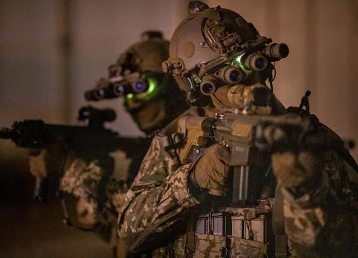 ZeroSHIfT916's tweet photo. Would love to be able to get shots like this in #GhostRecon #Breakpoint with the NVG Goggles flipped down without night vision on with, and without Photo mode too. @GhostRecon  #GhostReconBreakpoint #DeltaCompany #FoxZero #NoHudLife @UbisoftParis @Ubisoft #TaskForceWolf https://t.co/A6TCnN7eO2