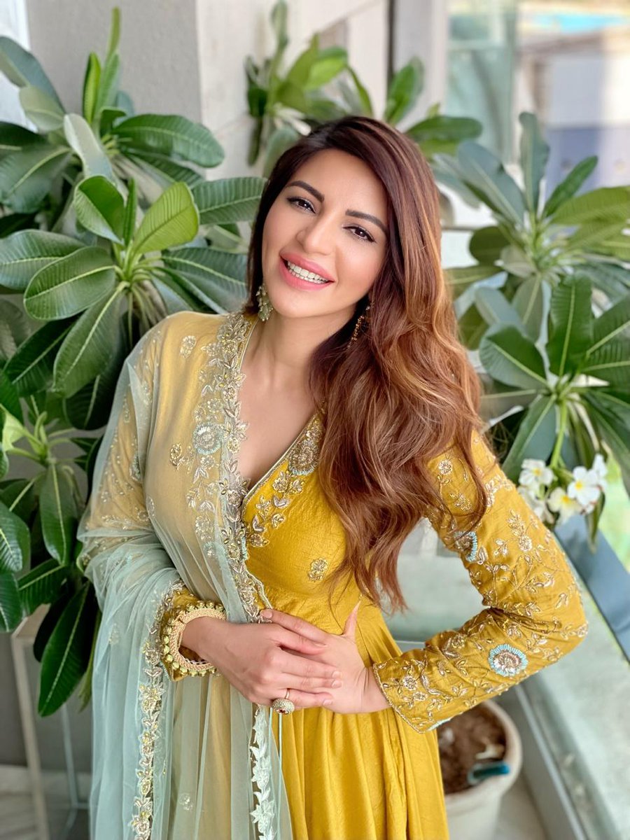 shamasikander's tweet photo. Eid ka Noor sabko Mubarak 😇 
Wearing- @kalkifashion 
Styled by- #anusoru https://t.co/lLMbMpRKhM