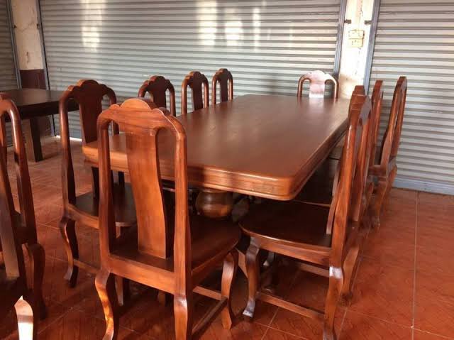 โต๊ะกินข้าวที่เราชอบ               โต๊ะกินข้าวที่แม่ชอบ