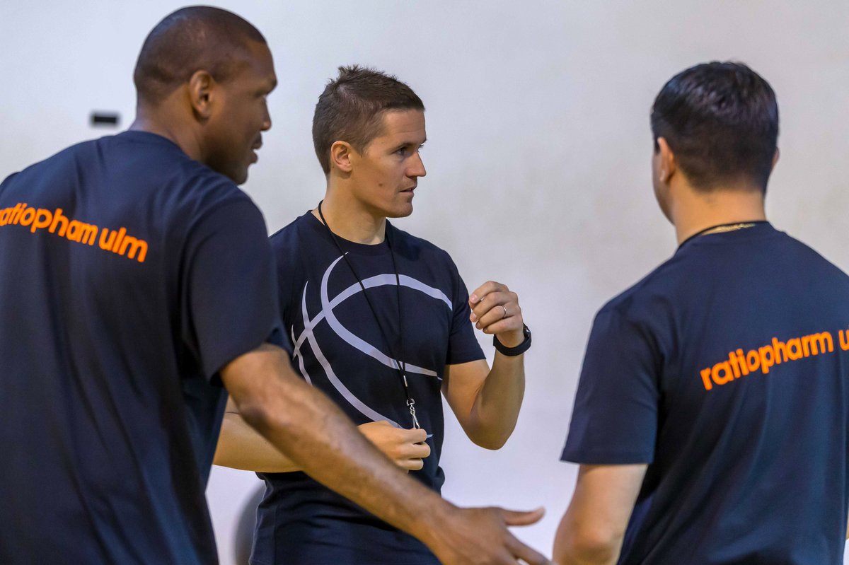 ratiopharmulm's tweet photo. Der Profikader für das @easyCreditBBL Final-Turnier steht! Heute konnte erstmals wieder als Team trainiert werden. Jetzt gilt es das Team bestmöglich auf die Turnier-Belastung vorzubereiten. #uuulmer #weareone #easyCreditBBL
➡️ https://t.co/N3I4auiSvE https://t.co/xJyOhtLsQT