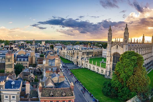 4. Cambridge-Great mix of commercial and historic-The colleges look amazing-I went to a lecture there and felt so smart lol-Seems very social -You can’t walk on the grass in a lot of colleges though which sucks because it looks so nice