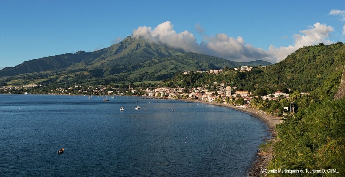 12. martinique (972)prefecture : fort-de-france(it seems to be their new flag? idk correct me if i'm wrong)kinda same as guadeloupe but to me the landscape is better looking there