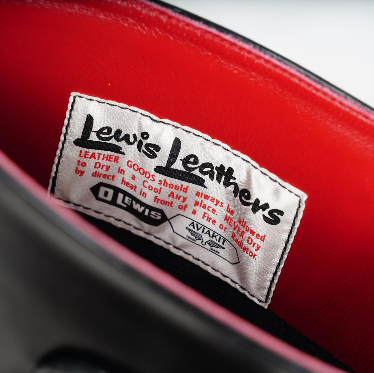 LewisLeathers's tweet photo. W10 Westway Boots, a shorter version of our classic Motorway boot with whilst retaining its practicality and style. Hand made in Northampton from polished Bull hide.
https://t.co/Tqwj5GNc4k
#lewisleathers #W10Westwayboots #Bullhide https://t.co/Q0T6kVlX3h