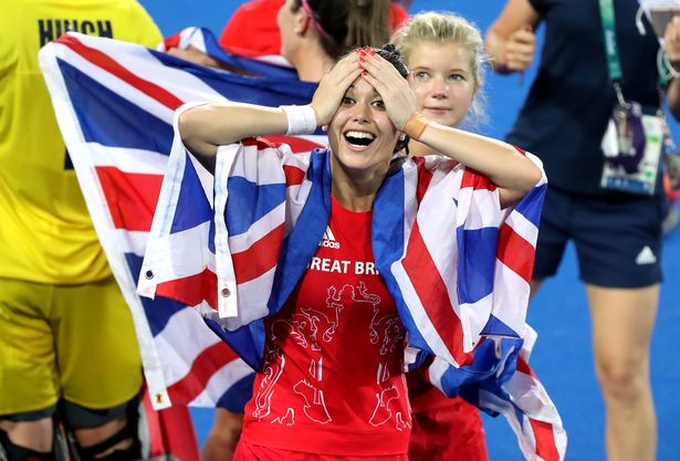 'We ran in together ahead of Dutch shoot-out and said ‘Yes, we’ve got this’'Thread/7 READ:  http://tinyurl.com/y7b4mr7z Still time to vote for  @GBHockey
