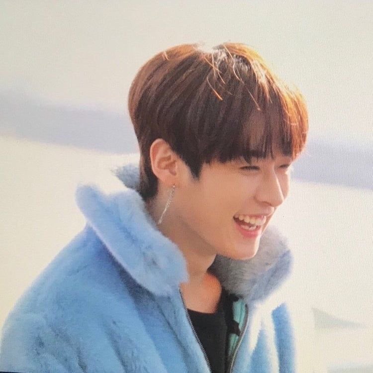 a thread of lee minho smiling to cure your soul ;;