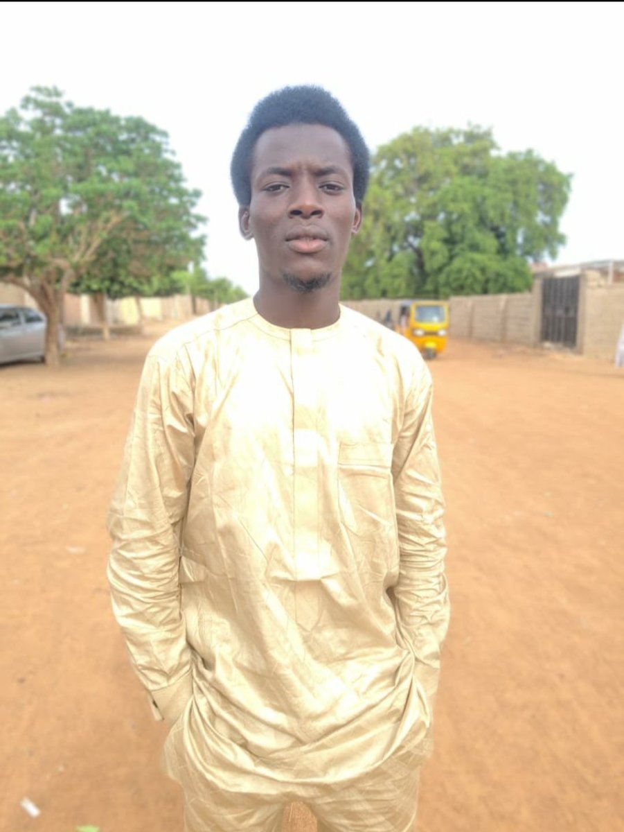 fc_tzz's tweet photo. @Akmufty
@FantamiSadiq
#English
#cele
#EidAlFitr from this guys https://t.co/TUHcceRbin