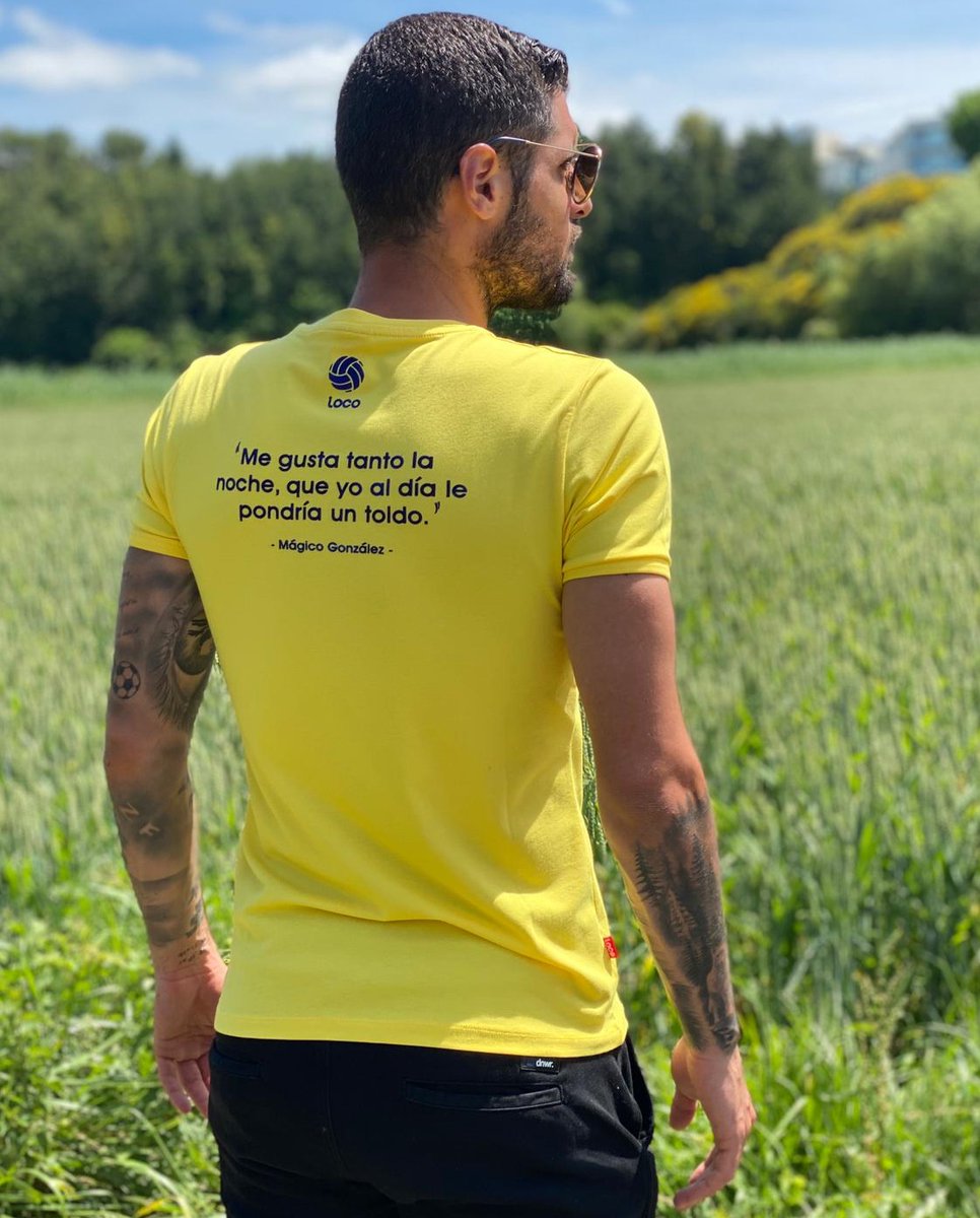 soydeloco's tweet photo. ☀️Si hay una camiseta que representa el verano, sin duda es esta #Legend
Y si encima tenemos de modelo el crack de Fran Mérida, poco más podemos decir 😍

#soydeloco🏐 #camisetas #verano #hattrick #urbanstyle #futbol #football https://t.co/jrVkHalAYX