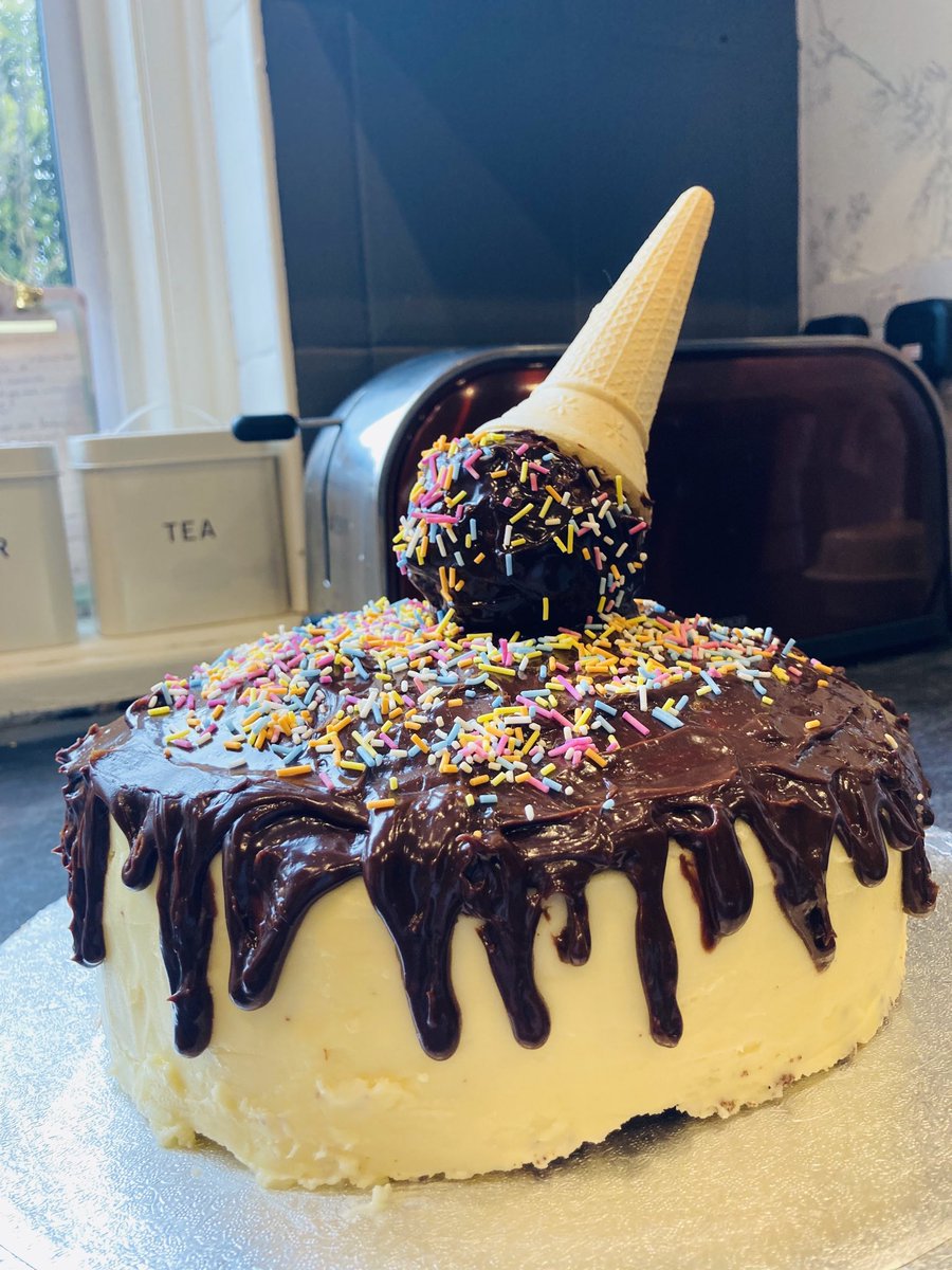 smujer's tweet photo. ⁦@MaxwelltonPS⁩ Late entry for #maxichallenge but a doubler! Baking a cake and making a crafty ice-cream! https://t.co/Xuz2eEBQ7U