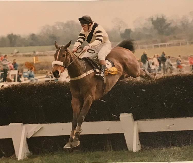 AnaglogsDaughtr's tweet photo. Trained by the late John Fowler, Maid of Money ridden by the late Anthony Powell winning the @Fairyhouse Irish Grand National 1989. https://t.co/LDUaSqWsNp