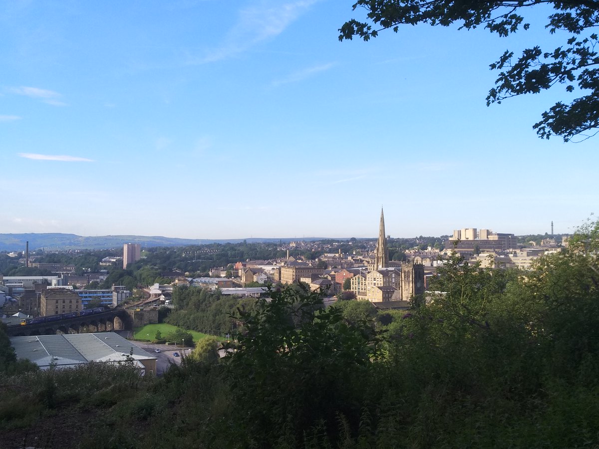 The journey begins outside Halifax station after a 20 minute walk and a hill that's not supposed to be that steep you'll find yourself in the outskirts. Its actually quite pretty considering there's not much to see in the actual town.