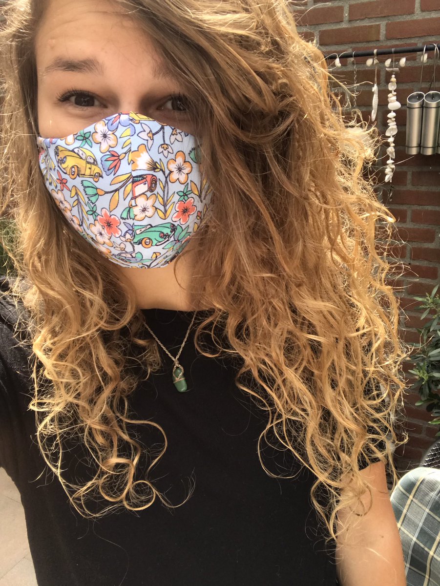 moederalcohol's tweet photo. @RubenBunskoeke Hoi! Ik maak mondkapjes om te sparen voor een bus. Je mag zelf kiezen wat ze kosten! https://t.co/Cuq51A6CpV