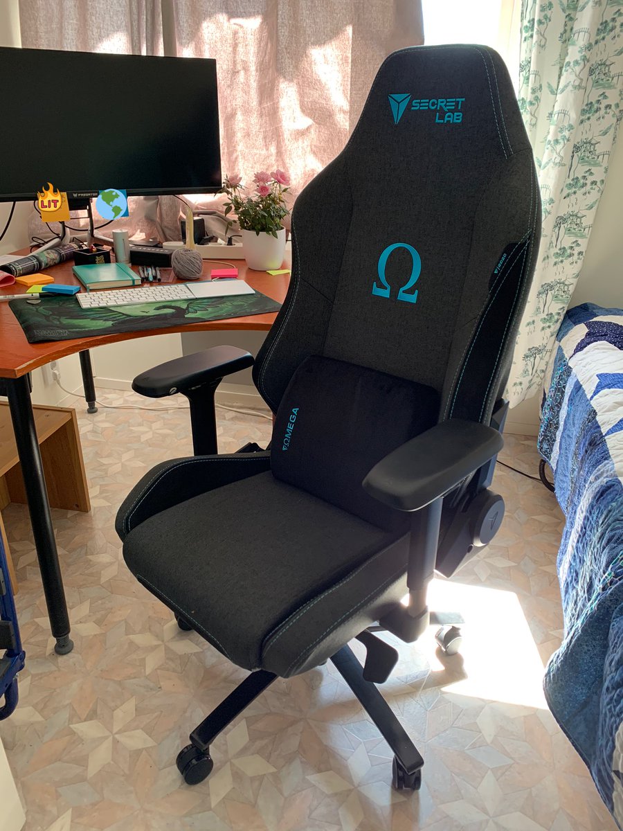 melladh's tweet photo. You know how gaming chairs seem nice but are made out of rocks for some reason? This is almost as comfy as a really good car seat. Toolkit was included. Even assembly felt luxurious. Only 380 euro incl shipping #Secretlab #WFH #fullyadjustable #notheyrenotpayingme https://t.co/7SSmuk4h99