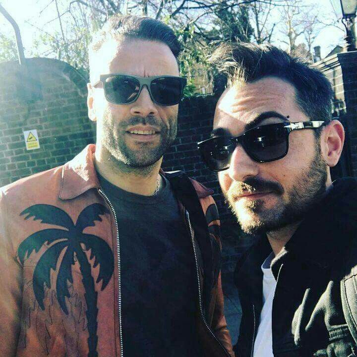 ChrisEveryHour's tweet image. 