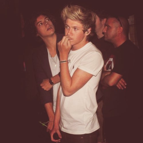 Frat boy Niall part 2A very necessary thread;