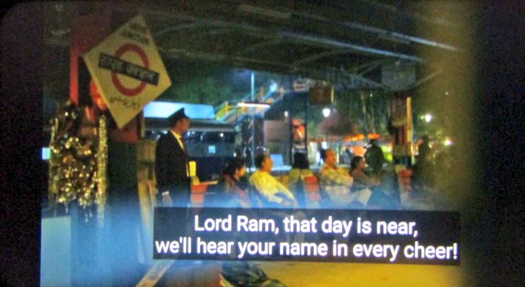 Now, let's meet some Ram bhakts, shall we?Here's a scene where people chanting "mandir wahin banayenge" suddenly find the muslim guy mentioned above eating chicken and lynch his son on the suspicion of eating beef. #RamMandir  #Lynchings  #PatalLok  