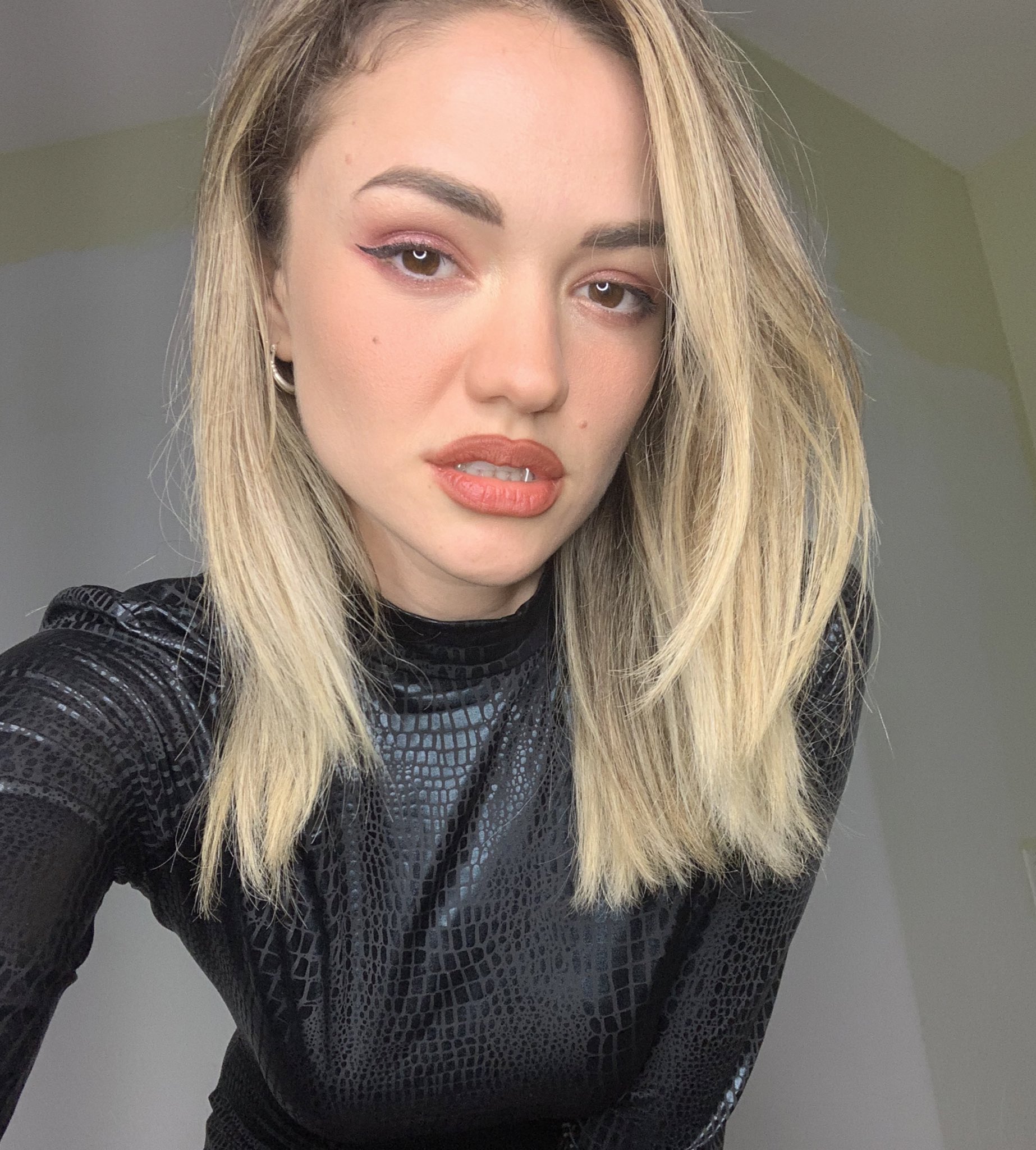 TW Pornstars - 1 pic. Cobra Cummander. Twitter. what's the point in