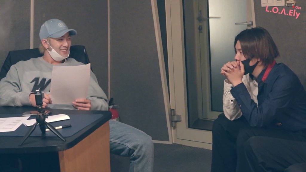 BaekRenTH's tweet photo. เนื้อเพลง MUST ที่เขียนโดยเรื่องราวในจดหมายที่น้องเร็นเขียนถึงคุณปู่ที่จากไป ส่งต่อให้แบคโฮเขียนออกมาเป็นเพลง ถ่ายทอดโดยบุคคลที่เข้าใจน้องในสถานการณ์แบบนั้นที่สุด เลยเป็นเพลงที่ฟังครั้งแรกแล้วอินมากถึงแม้ไม่รู้คำแปล แต่รับรู้ถึงอารมณ์ที่ส่งผ่านมา เจ้าก้อนกลมเก่งมากเลย❣️ https://t.co/xIv4AOwTDc